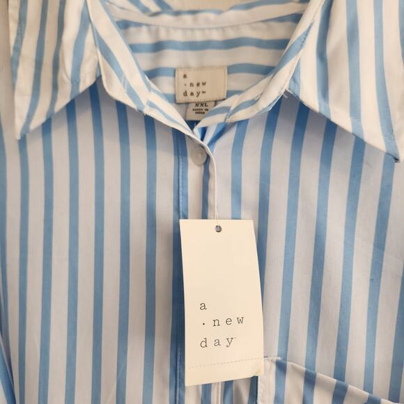 A New Day Women's Size XXL Long Sleeve Blue/White Button‎ Up Shirt NWT - Picture 2 of 3